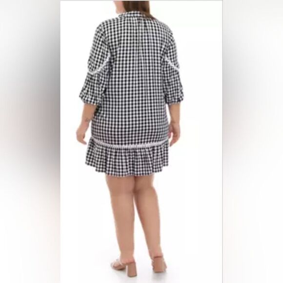 Crown and Ivy Plus Size Black/ White Checkered 3/4 Sleeve Peasant DRESS, Size 3X - Picture 3 of 9